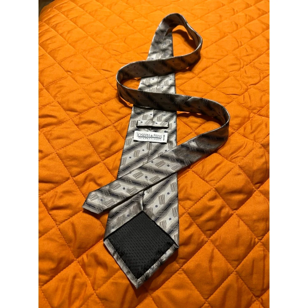 Joseph & Feiss Men’s Gray Black Striped 10% Silk Tie Designer